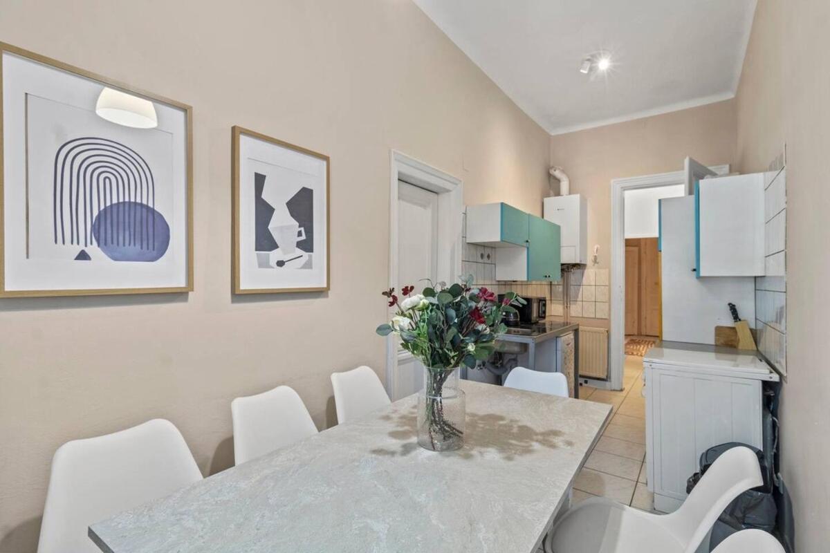 5 Minutes To Shopping Street I Close To Center Apartment *