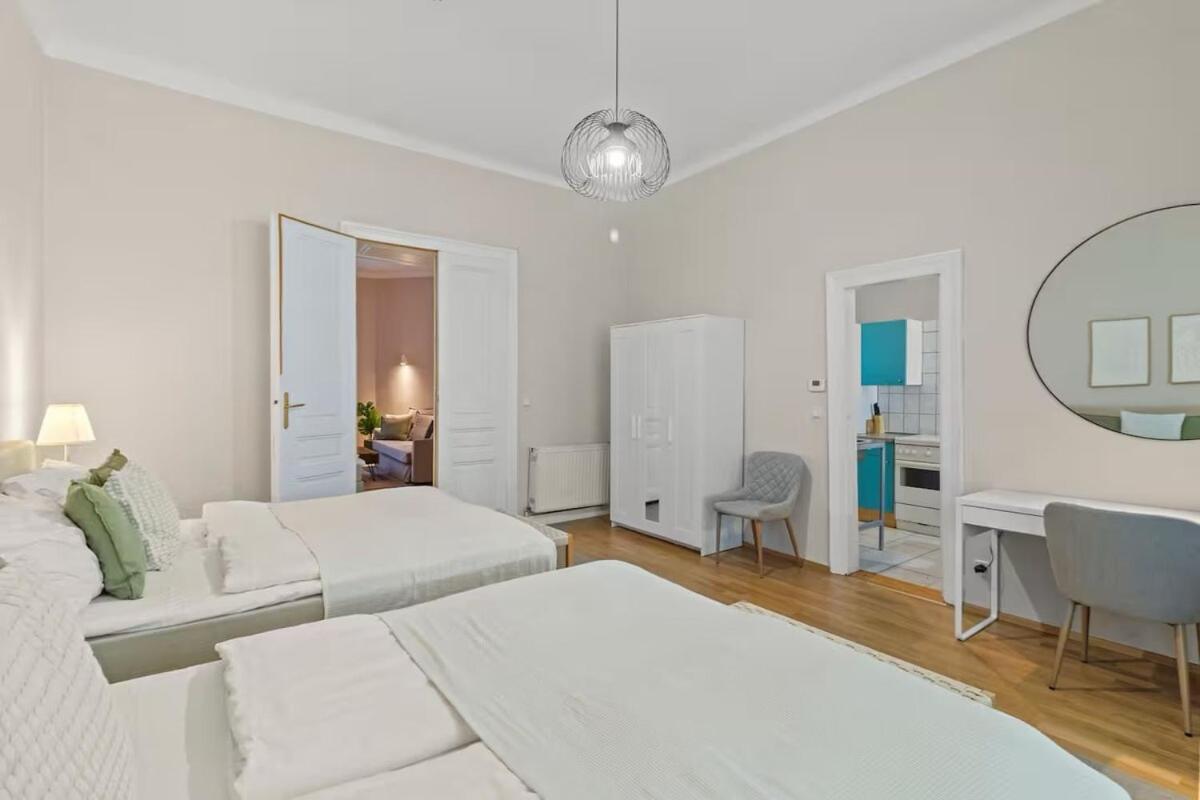 5 Minutes To Shopping Street I Close To Center Wien