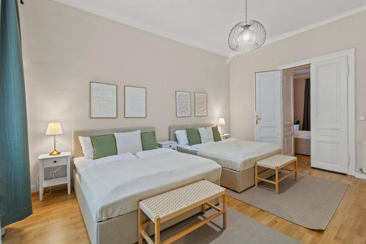 Apartment 5 Minutes To Shopping Street I Close To Center *